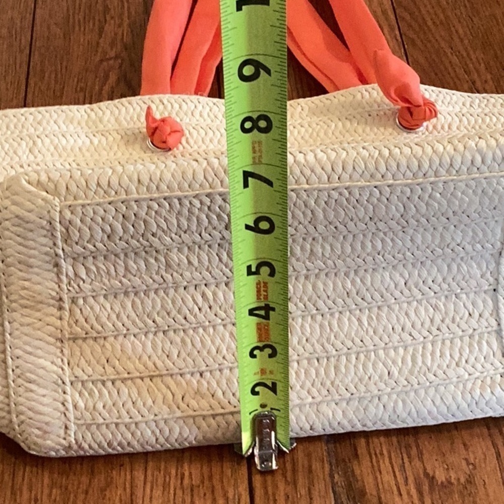 Cream colored straw tote, beach bag with coral fabric straps - Picture 14 of 16
